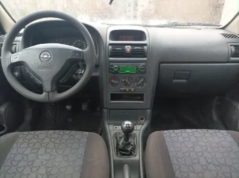 Продам opel astra 2001 года в хорошем состоянии. цена 249тыс. рублей. 2.0 бензин, масло не расходует... - фотография