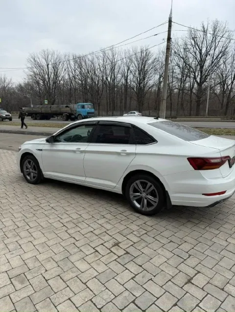 Автор: продам volkswagen jetta 1.4 r-line at 2019 года 7 поколение в отличном состоянии, не требует... - фотография