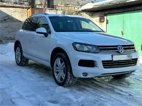 Продам volkswagen touareg 2 nf 3.0 2012 г. в (декабрь)245л. с (до налог) пробег 203 500км акпп 8 сту... - фотография