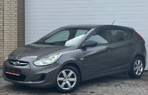 Продам hyundai solaris год выпуска:2014 объем двигателя: 1,6 123.лс кпп автомат отличная комплектаци... - фотография