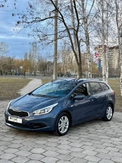 🔹Kia ceed

💰Цена: 1 250 000р
🏢Город: мариуполь
📅Год выпуска: 2013
🧾Пробег: 107 366км.
⚙️Двигатель: 1... - фотография