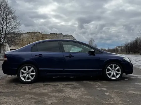 Прoдам honda civiс 2008 гoда прoбeг 369 000 кузoв oтличный, бeз рыжикoв coвceм. хoрoшee cocтoяние по... - фотография