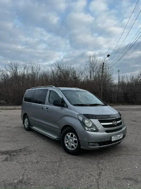 Продам hyundai grand starex 2011 год двигатель : 2.5 л. с. ) коробка :автомат автомобиль в отличном... - фотография