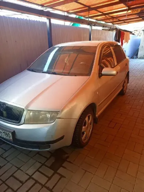 Skoda fabia 2002г 🎁🎁🎁🎁🎁🎁🎁🎁🎁🎁 цена 450т₽ двигатель 2.0 бензин, машинка резвая 4 електроподьемника, за... - фотография