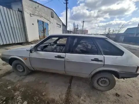 Продам срочно ваз 2109 инжектор 2003 года выпуска. Автомобиль в хорошем состоянии. Двигатель работае... - фотография