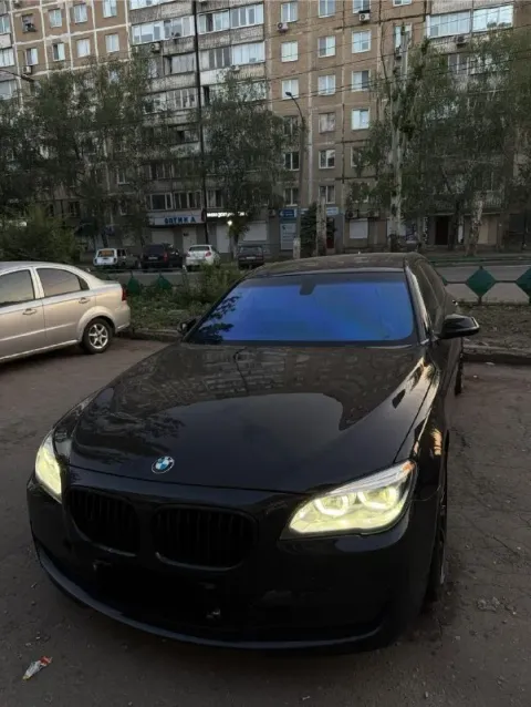 Продам свою bmw 750li long 2014 года. покупалась из салона в 2015 году. полный м - пакет. машина в о... - фотография