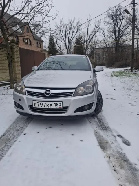 Opel astra 2011 года. автомобиль в отличном состоянии, как технически, так и внешне. своевременно об... - фотография