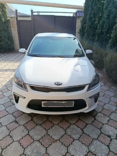 Продам kia rio год 2018 пробег 97 тыс двигатель 1.6 кпп 6ти ступенчатая механика автомобиль в идеаль... - фотография