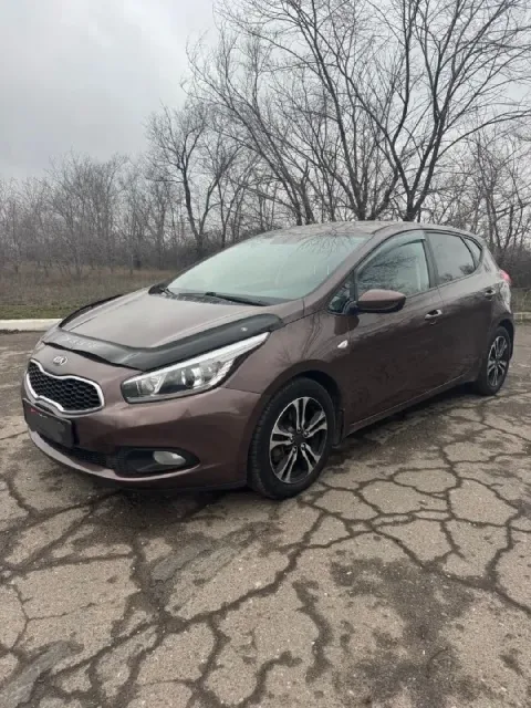 🏎 Kia ceed
📆 Год выпуска: 2013
⚙️ : 1.4 Бензин
🕹 Тип кпп: 6-ст механика
🛞 Родной пробег: 130 000 км
... - фотография