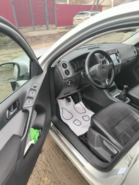 Продам volkswagen тигуан. 2011 г. в. двигатель 1.4, после капитального ремонта 10 т. км. кпп механик... - фотография