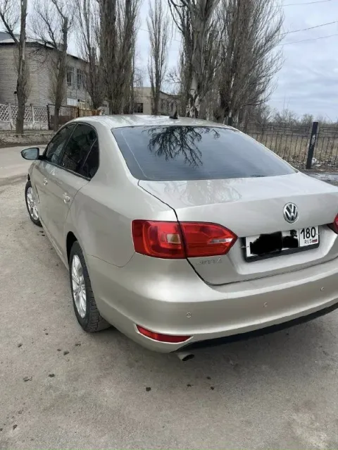Продам volkswagen jetta vi 2012 года. (эксплуатация с ноября 2013 года). объем двигателя 1.6. пробег... - фотография