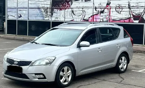 Kia ceed ed (рестайлинг)
-Сборка словакиа
-Γод 2010
-Мотоp 1.6 цепной
-Кππ мeхaникa(5-ти ступка)
-Πp... - фотография