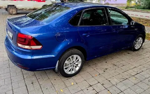 Продам volkswagen polo sedan. год:2020. оригинальный пробег - 46000км. двигатель:1.6. коробка: ат ai... - фотография