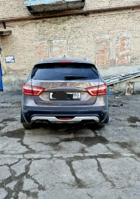 Продам веста кросс универсал 1.8. Год выпуска 2019 пробег 120 тысяч второй собственник. Все стекла з... - фотография