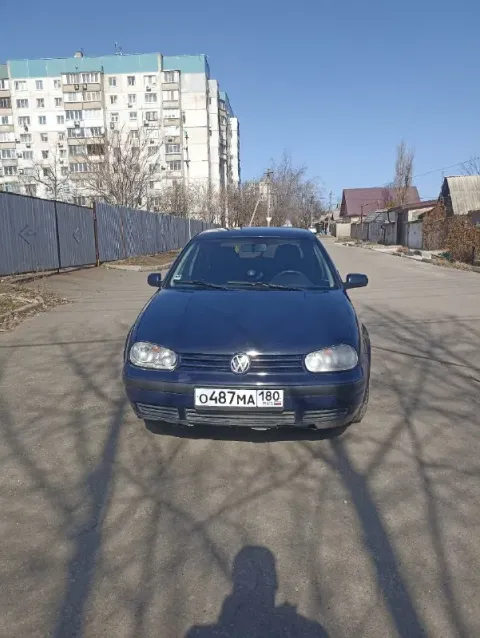 Продам volkswagen golf 4 1998 г. в двигатель 1.4 16 клапанный. кпп 5ст. с документами полный порядок... - фотография