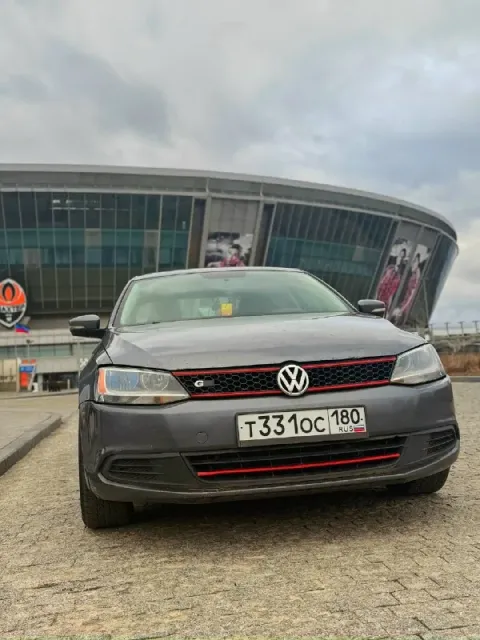 Продам volkswagen jetta 2013 мотор 1.8 тубро, работает хорошо, без нареканий, едет отлично. коробка... - фотография