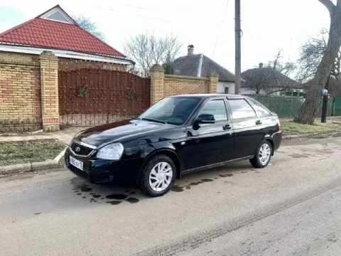 Доброго времени суток. продам ваз priora 2009г 16кл двигатель работает отлично масло не жрет. коробк... - фотография