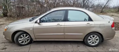 Kia cerato в хорошем состоянии. Донецк продаётся надёжный и комфортный kia cerato. Автомобиль полнос... - фотография