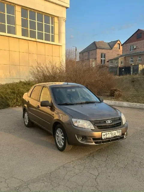 ❌продам автомобиль❌ 🚘марка: ваз granta ⛽️объем: 1.6 (8-ми клаппаная) 🛻год выпуска: 2014 🕹️кпп: механ... - фотография