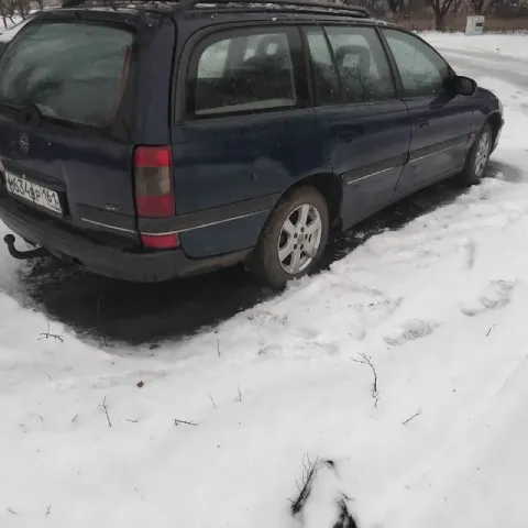Продам opel омега cd срочно, машина оцинкованная цена 240т руб или обмен, все вопросы по телефону ил... - фотография