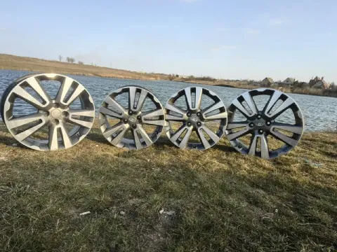 Продаю литые диски ваз vesta cross r17 - разболтовка 4×100 - ц. о 60.1мм - б/у цена: 23.000 ₽ все по... - фотография