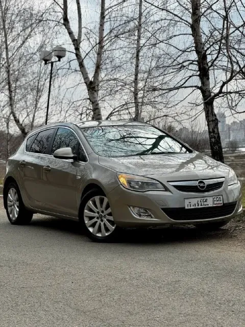 Opel astra j cosmo 1.6 at 2012 г. в авто в идеальном состоянии салон как у нового авто!!! максимальн... - фотография