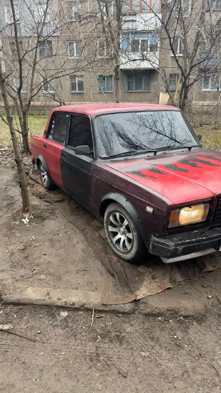 Продам ваз 2107 1.6 карбюратор по документам я хозяин коробка 4 ст. (не выбрасывает, не пинается, ра... - фотография