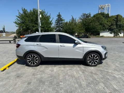 Ваз vesta cross 2023 - состояние нового автомобиля! серый, пробег 90 000 км – ухоженный, обслуженный... - фотография