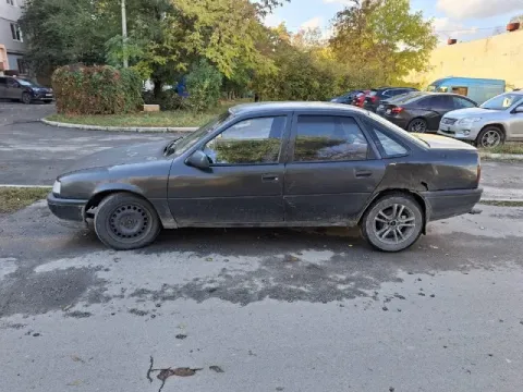 Продам opel vectra a 1989 года цена: 60 000 газ/бензин двигатель 1.6, работает без нареканий, запуск... - фотография