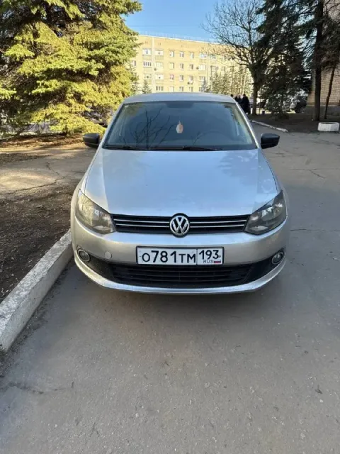 Продам volkswagen polo 2011 года двигатель 1.6 комплектация 4есп магнитола 2дин с функцией carplay!... - фотография