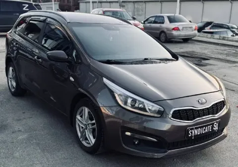 Продаю kia ceed 2017 универсал

Автомобиль в прекрасном состоянии!
Мотор: 1.6
Коробка: автомат
Пробе... - фотография