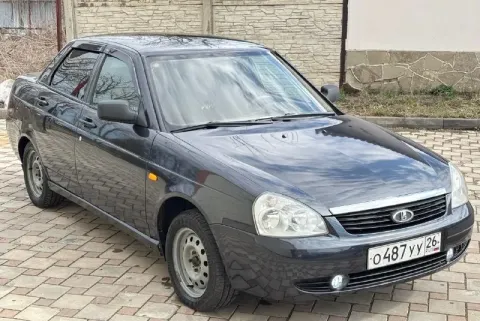В продаже живая приора! 2009г. в. автомобиль в заводском исполнении! в заводском окрасе! пробег 170.... - фотография