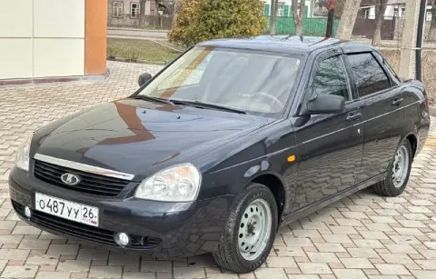 В продаже живая приора! 2009г. в. автомобиль в заводском исполнении! в заводском окрасе! пробег 170.... - фотография