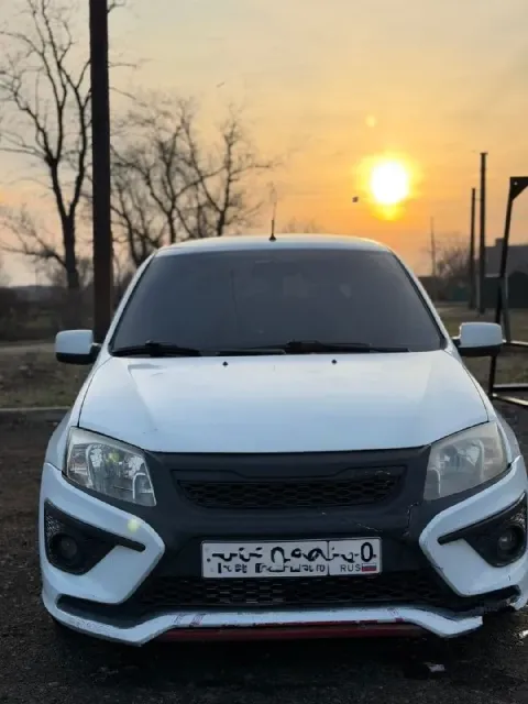 Лада гранта✅ на 8 клопе✅ выпуска 2014 год ✅ пробег 181тыс. ✅ мотор работает хорошо ✅ не дымит, ✅тяне... - фотография