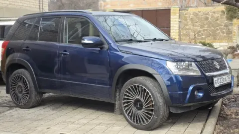 Suzuki grand vitara объём 2.4 бензин коробка mt 5ка год 2008 рестайлинг пробег 58.000 родной постоян... - фотография