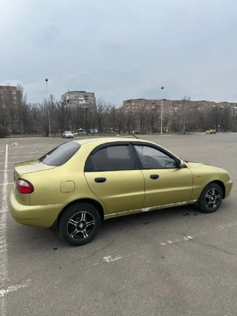 Продаю ланос, мотор 1.4 мт, бодрый, в очень хорошем состоянии, как технически так и внешне. Один соб... - фотография