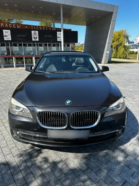 Продaeтся: bmw 7 cерии f01 2011 года я cобcтвенник aвто cтоит на учёте тоже нa мeня! пpoбeг авто: 19... - фотография