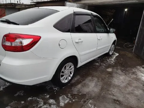 Продам ваз гранта лифтбек 2018г. от хозяина. 1.6 106 л. с., коробка механика 5-ступка, пробег 170т.... - фотография