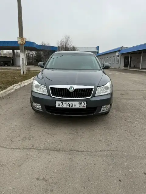 Skoda oktavia- skoda октавиа 2013 год 2-ой хозяин, пробег 130 тыс, 1.6, механика. 2 комплекта резины... - фотография