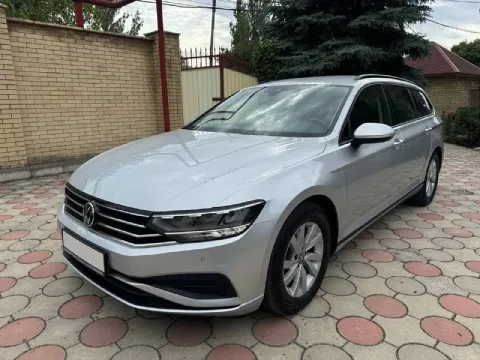 Vw passat variant 1,5 tsi 150 л. с. год выпуска: 2021. пробег: 99000 км. стоимость: 2 280 000₽. цена... - фотография