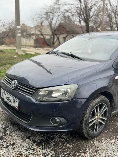 Продам свой volkswagen polo sedan 2013 at aisin 1.6 mpi (105 л. с.) пробег 290.000 кондиционер, 4 ст... - фотография