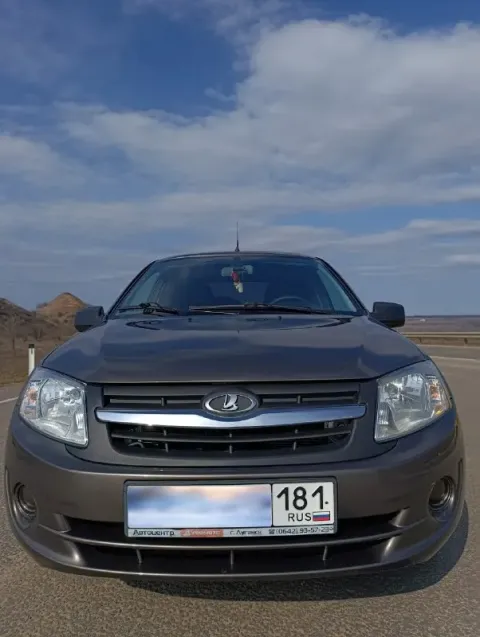 Продам личный автомобиль ваз granta. автомобиль в одних руках с автосалона, подтверждающие документы... - фотография