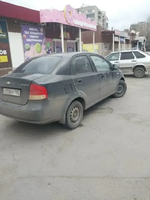 Продам chevrolet авео т 200, 2006 г, мотор 1.5. Автомобиль на ходу, используется каждый день, масло ... - фотография