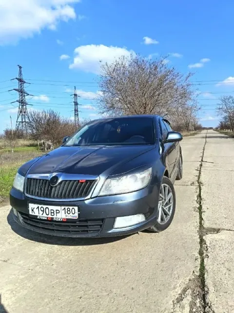 Продам шкода а5 1.8tsi 2011г. 260т. пробега. по комплектации датчик дождя и света, круиз, подогрев с... - фотография