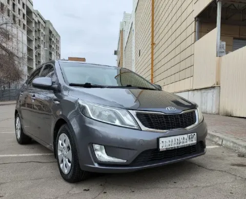 Автомобиль kia rio 2012 года, куплен в салоне, 1 владелец, гаражное хранение, состояние хорошее. Кат... - фотография