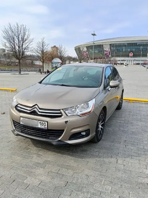 Пpoдам citrоen c4, 2012 г. , 1.6, 2 влaдельцa, пробег 144 000 км. , 2 ключа. втоpая машинa в семье,... - фотография