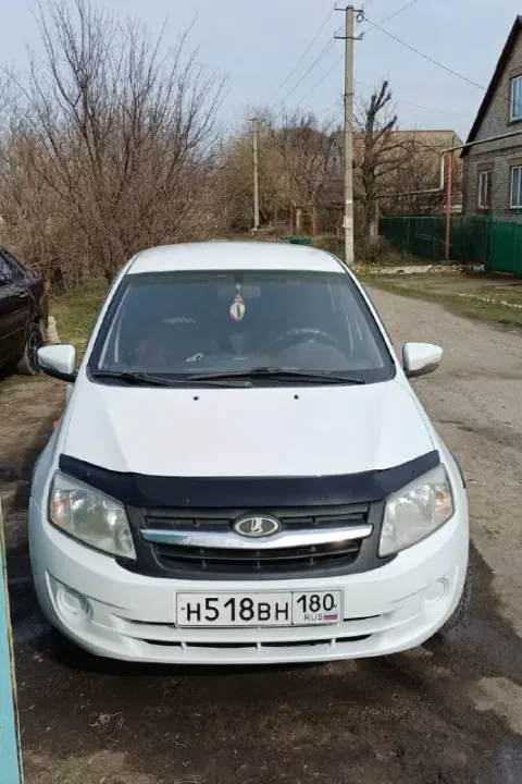 Продам семейное авто лада гранта2012гв, с оригинальным пробегом 175000,на хорошем ходу, вся обслужен... - фотография