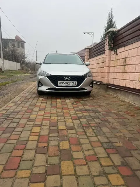 Hyundai solaris 1.6 2021. пробег 97000. ничего делать не нужно. полностью обслужена. езжу на ней сей... - фотография