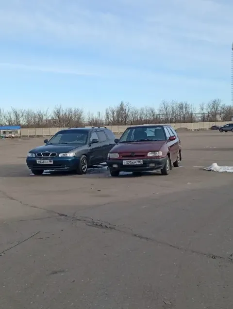 В продаже грузовички: daewoo нубира - 1999, 2.0 л. , газ, кондиционер, акпп - 135000₽; skoda фелиция... - фотография