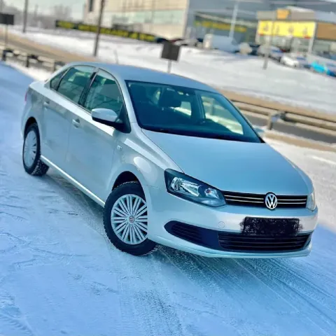 Volkswagen polo 🚘 2013 г. 136 т, км. 🆕 бензин 1.6 💥 автоматическая кпп⚙️ кондиционер ❄️ в заводском... - фотография